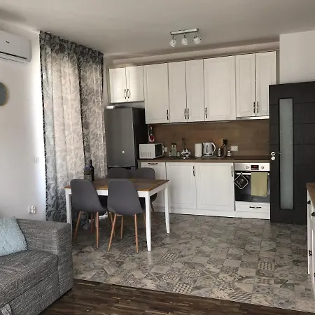 Sunny Shore Apartament *